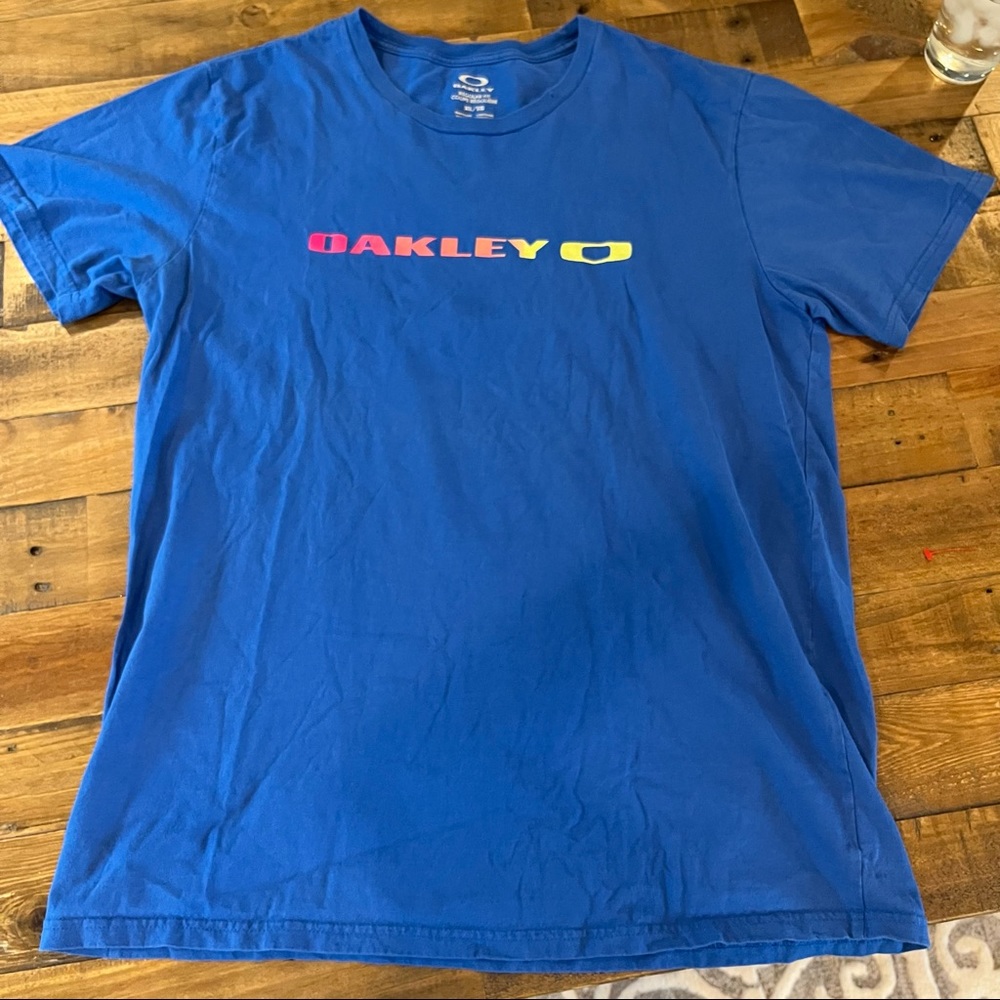 Oakley T shirt